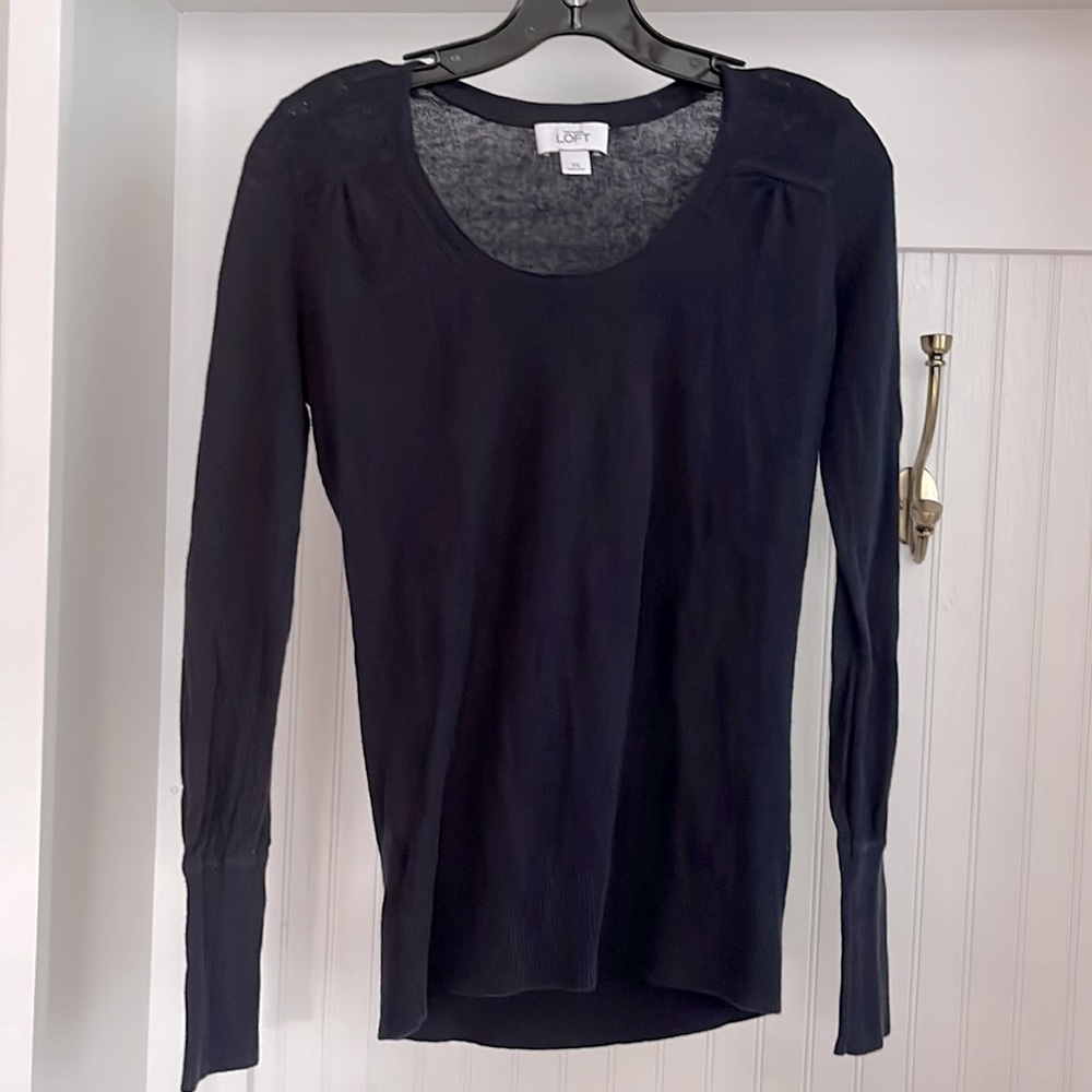 Ann Taylor LOFT navy linen blend thin sweater. Size XS